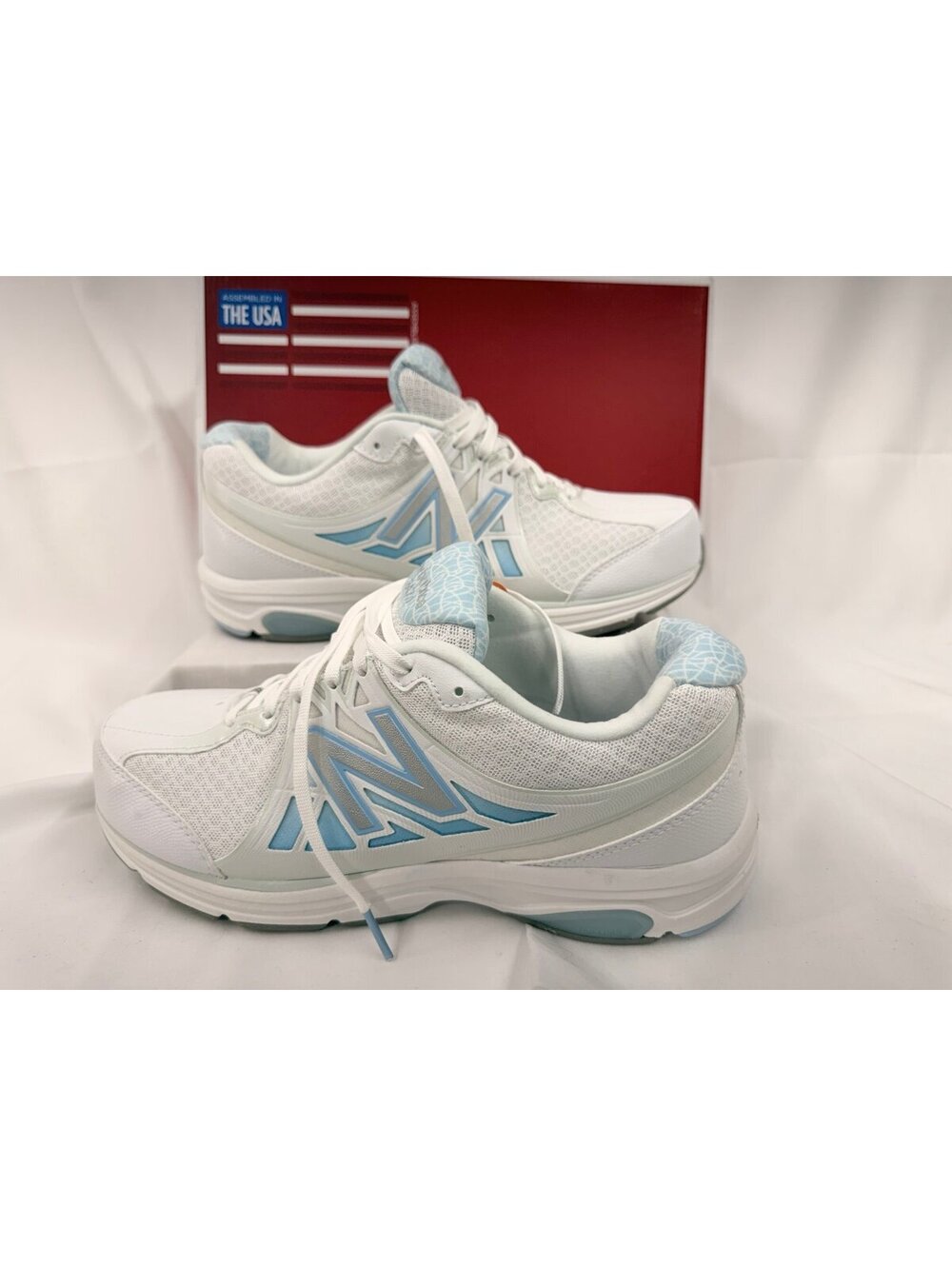 New Balance 847v2 Shoes Womens 9.5 2E Walking Sneakers Lace Up White Blue NEW